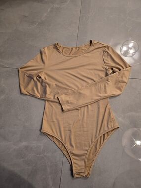 SHEIN Beige Long Sleeve Bodysuit